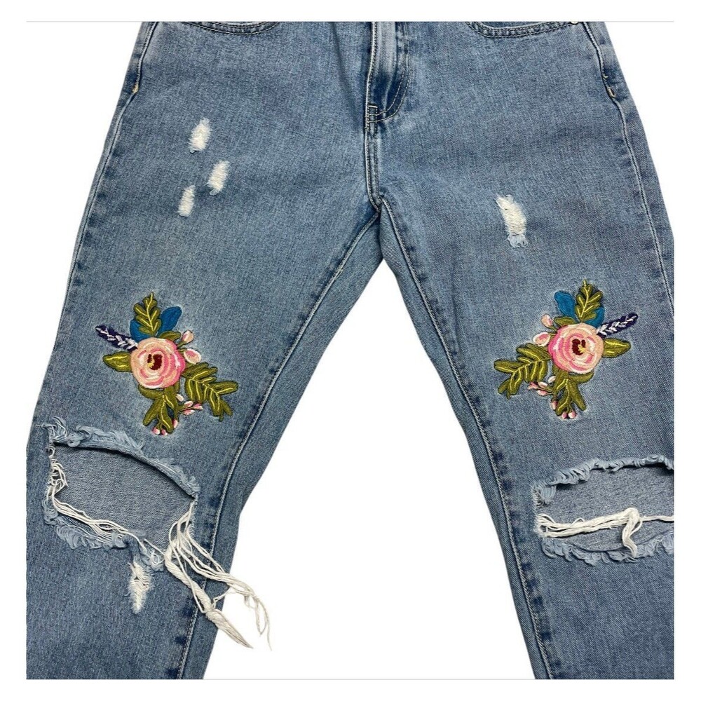 Q2 unique denim blue embroidered floral distressed jeans denim women's size M 6 - Picture 4 of 10